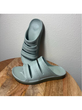 REVITALIGN Sage Green Slide Sandals Size 8